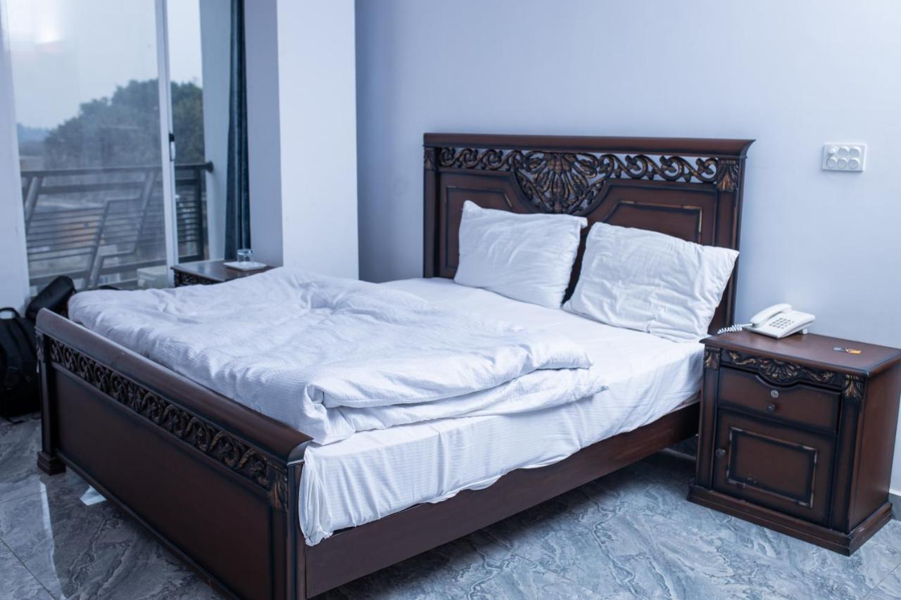 Regal Residency Otel Rawalpindi Dış mekan fotoğraf