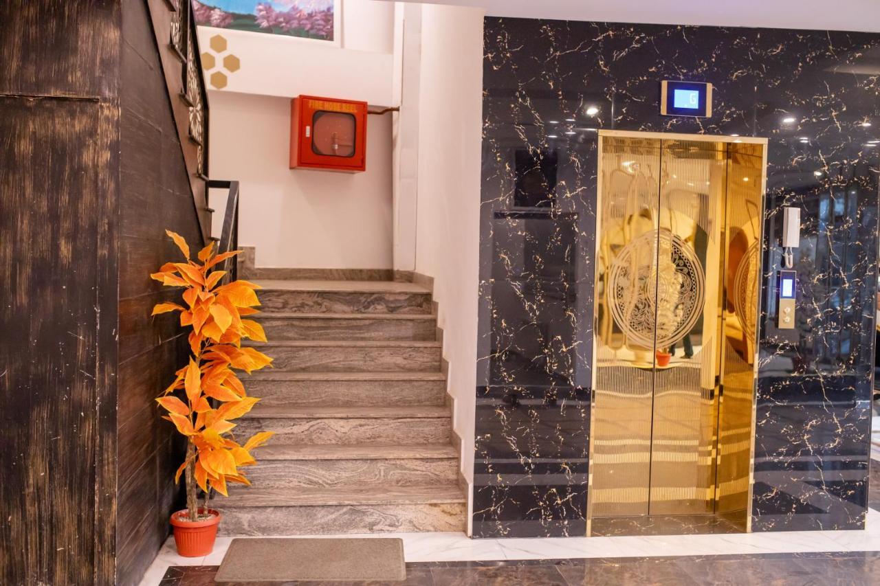 Regal Residency Otel Rawalpindi Dış mekan fotoğraf