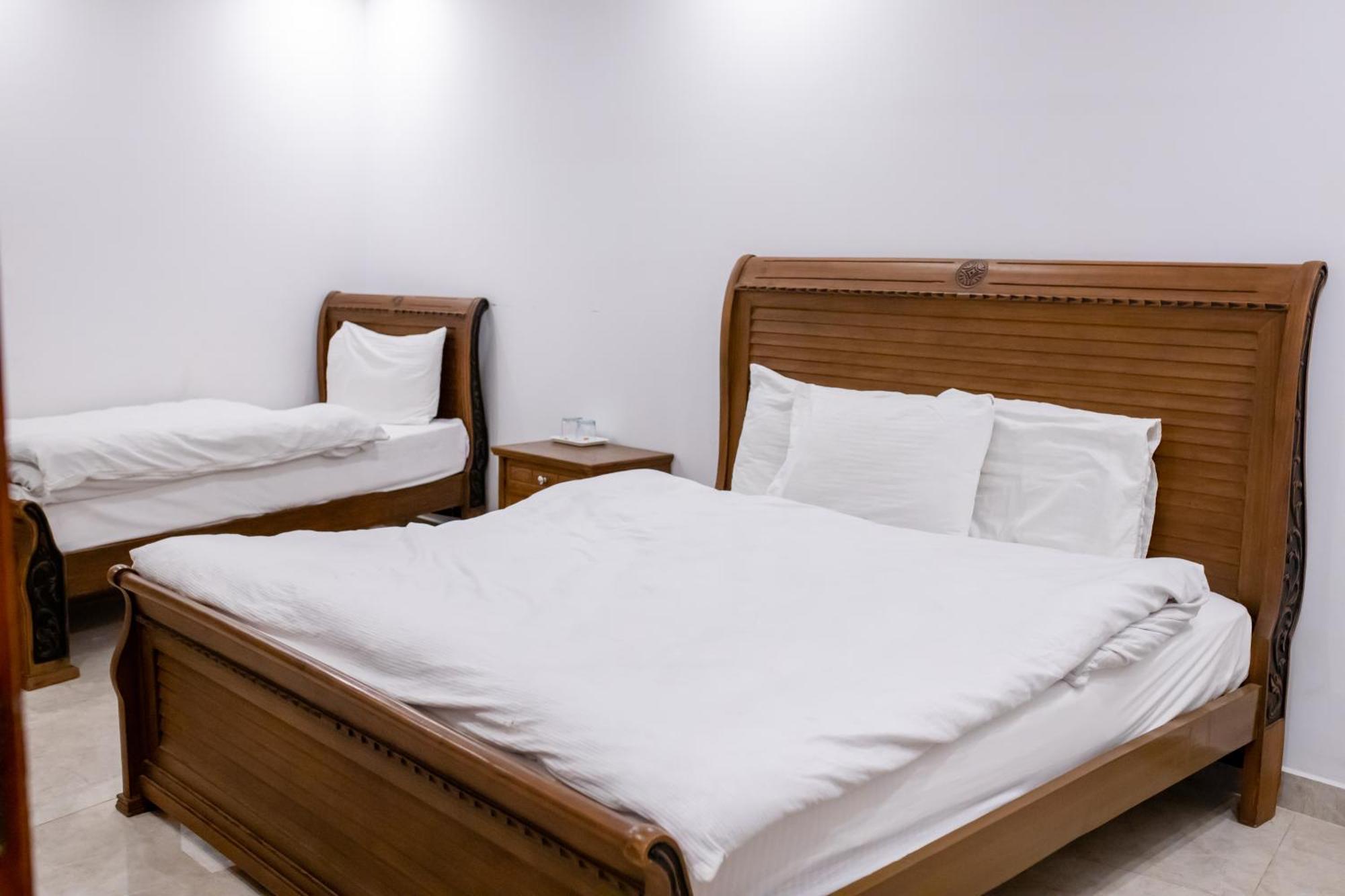 Regal Residency Otel Rawalpindi Dış mekan fotoğraf
