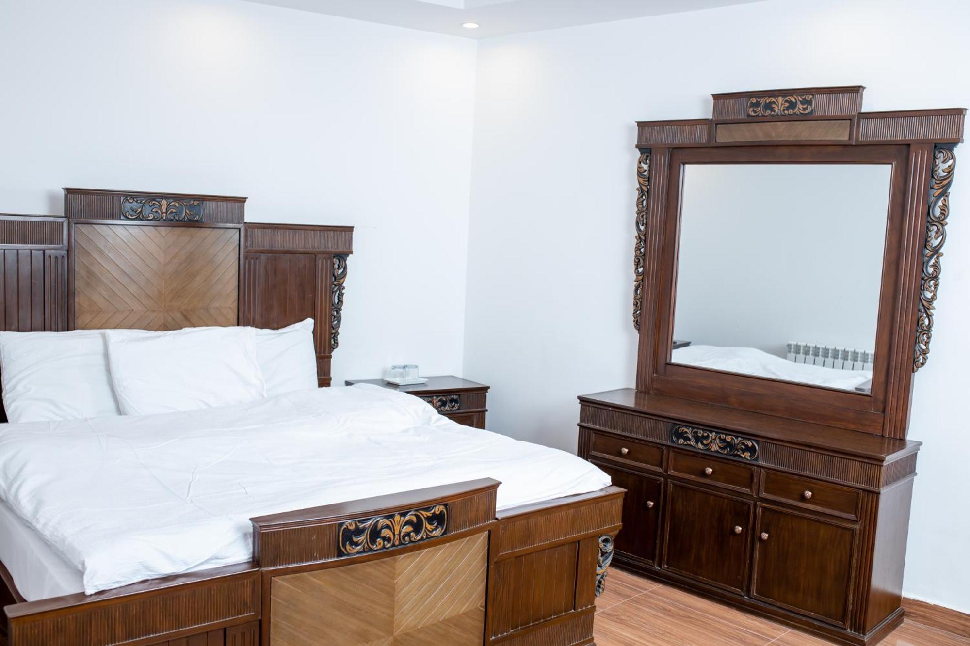 Regal Residency Otel Rawalpindi Dış mekan fotoğraf